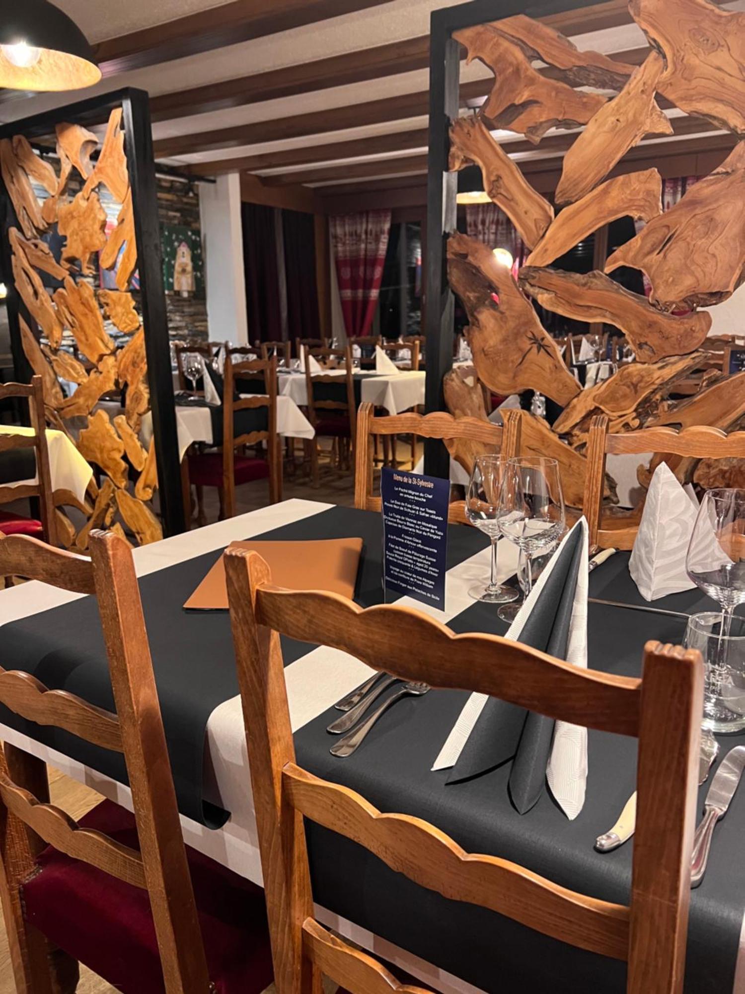 Hotel De Charme La Poste Anzere Ngoại thất bức ảnh